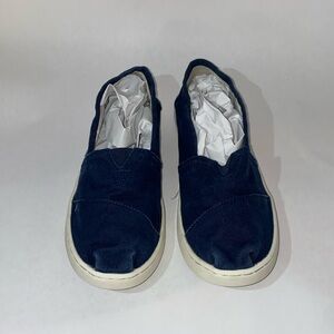 Tom’s navy blue slip on, sz 3 youth